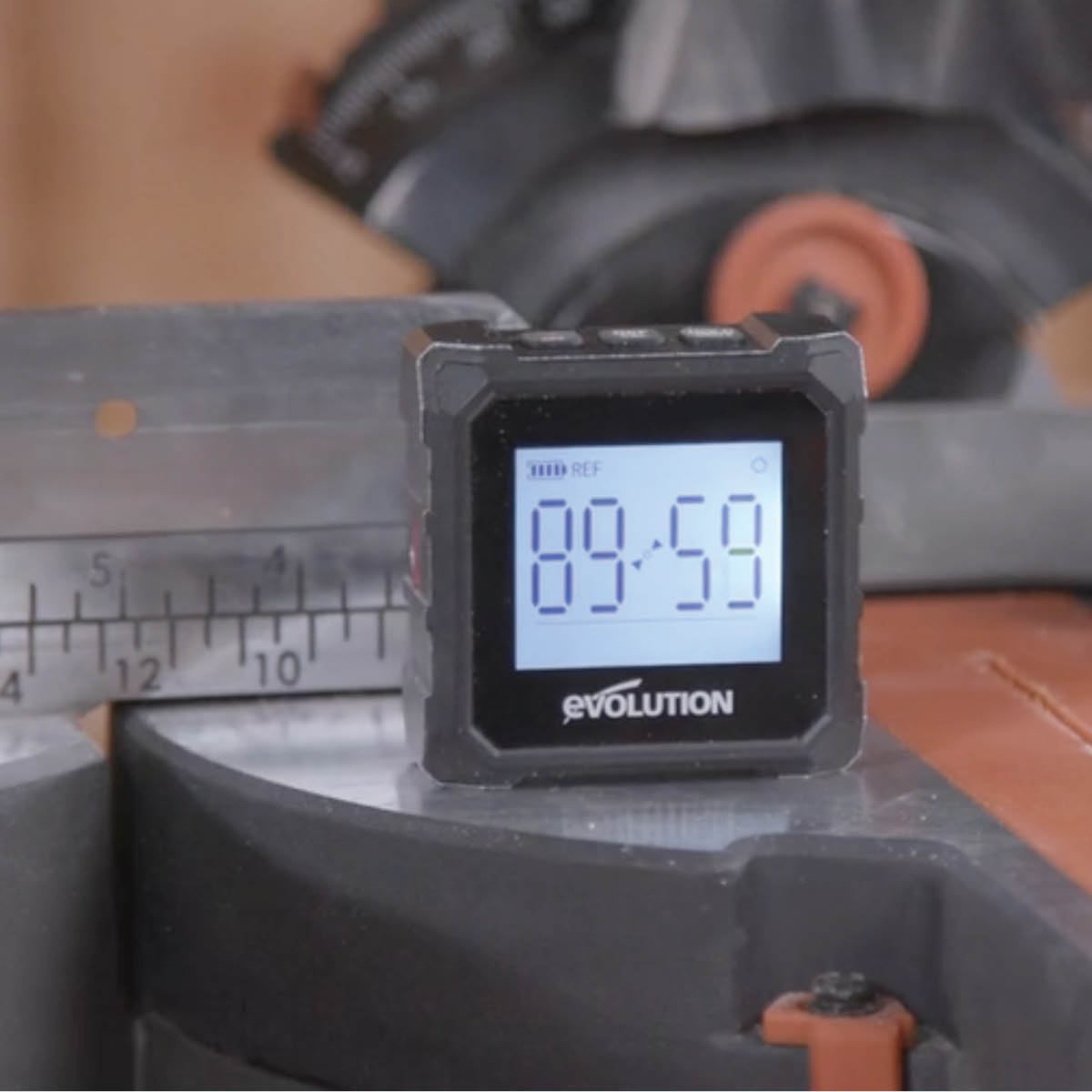 Digital Angle Finder, Inclinometer & Laser Level from Evolution