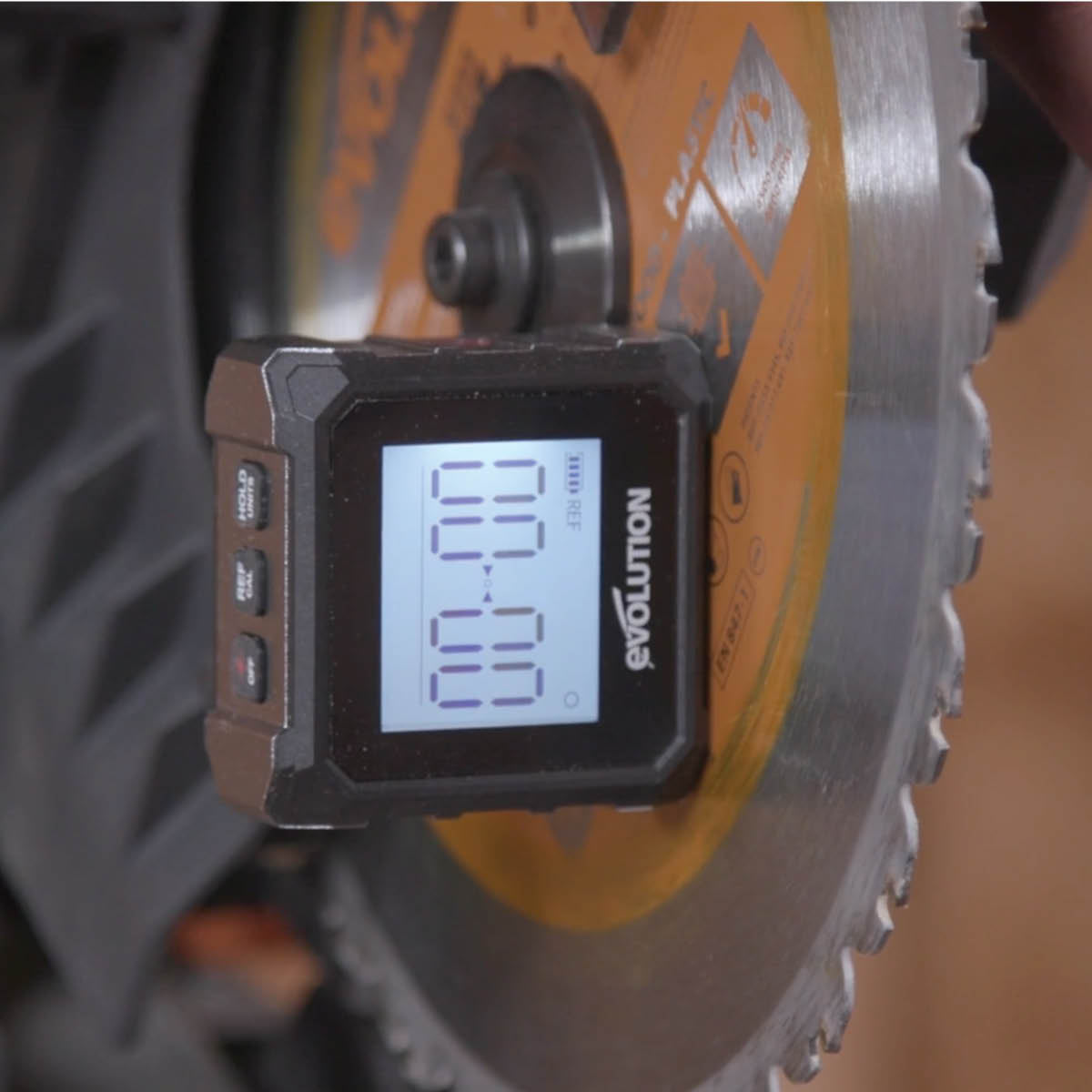 Digital Angle Finder, Inclinometer & Laser Level from Evolution